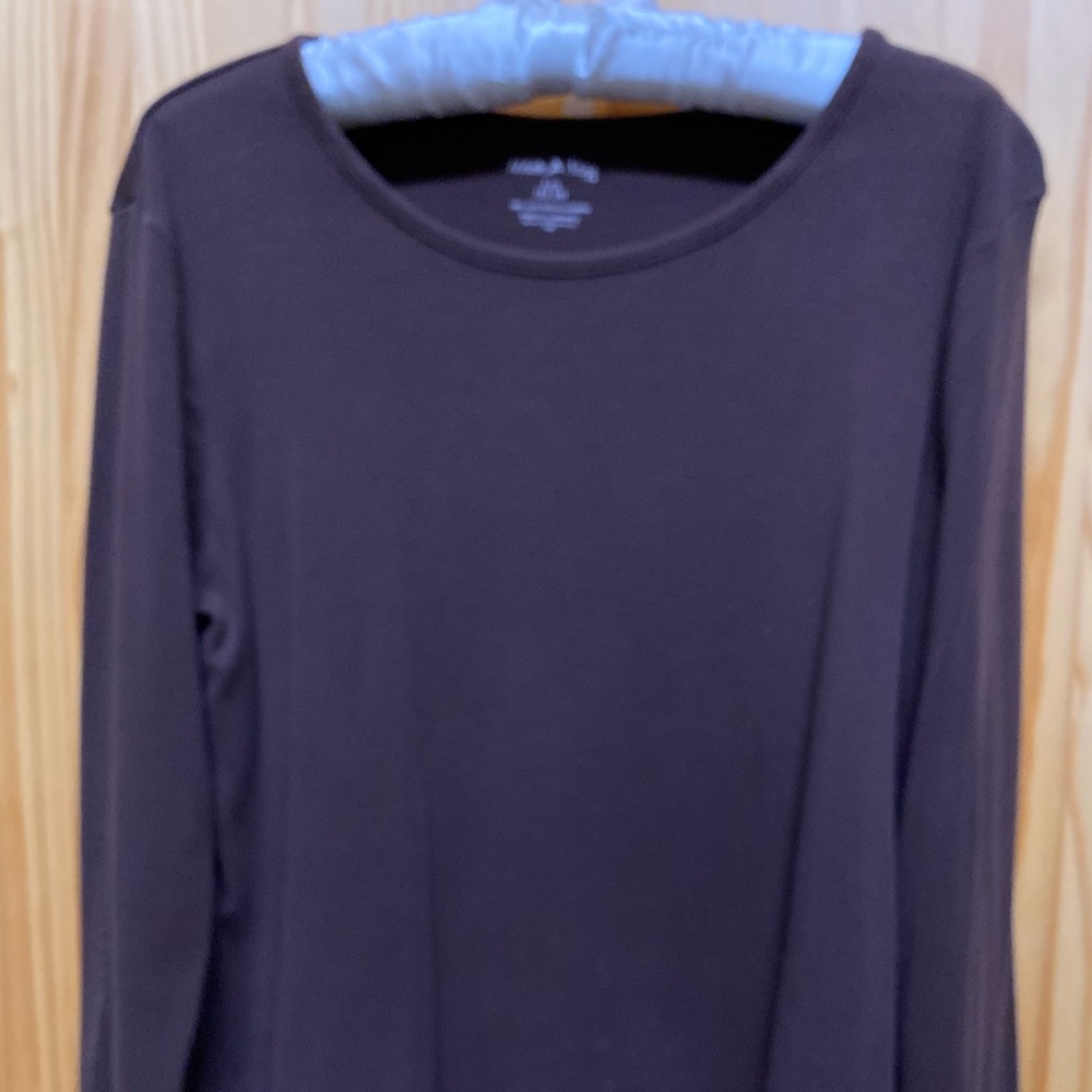 Black long sleeved tee